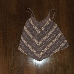 Gray patterned tank